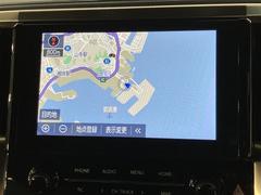 こちらは「カーナビ」のお写真です。トヨタでは年２回データ更新ツールの販売がありデータ更新で最新の地図情報に書き換えることが可能です。詳しくはスタッフまでお声掛けください。 4