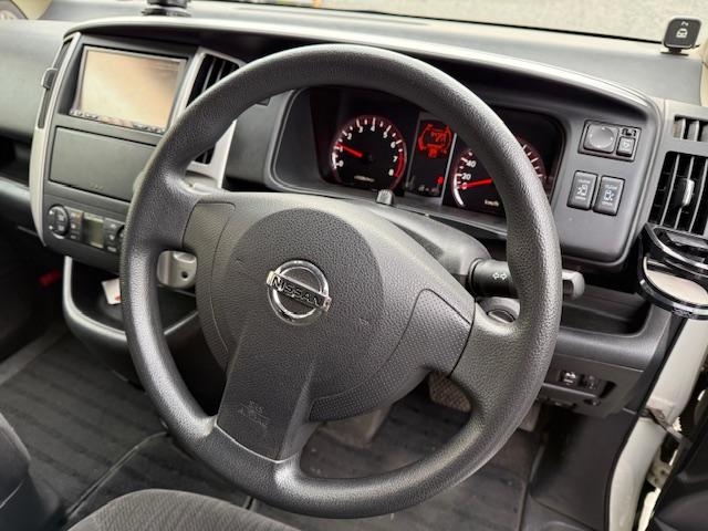 セレナ 20S Vセレクション ワンオーナー/両側オートスライドドア/純正ナビ/地デジ/バックカメラ/インテリキー/フリップダウンモニター/LEDオートライトフォグ/前後カメラドラレコ/ETC/社外アルミ/USB/ミッション交換済(12枚目)