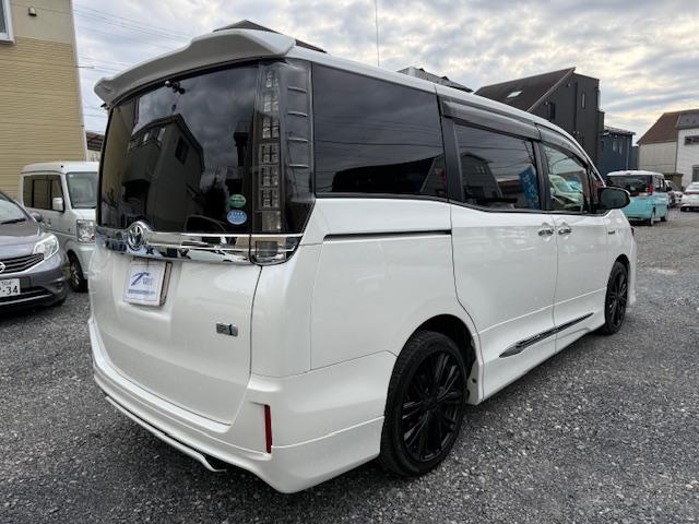 ヴォクシー ハイブリッドV 両側オートスライドドア/SDナビ/地デジ/バックカメラ/フリップダウンモニター/Bluetooth/モデリスタエアロ/18インチアルミ/7人乗り/LEDオートライト/シートヒーター/置くだけ充電(6枚目)