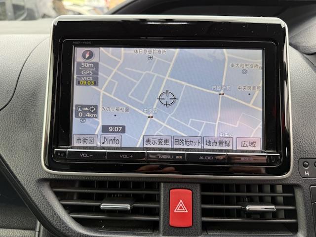 ヴォクシー ハイブリッドV 両側オートスライドドア/SDナビ/地デジ/バックカメラ/フリップダウンモニター/Bluetooth/モデリスタエアロ/18インチアルミ/7人乗り/LEDオートライト/シートヒーター/置くだけ充電(17枚目)