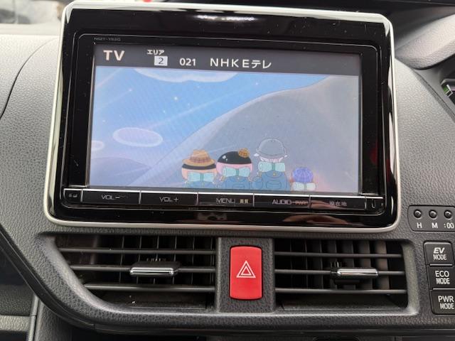 ヴォクシー ハイブリッドV 両側オートスライドドア/SDナビ/地デジ/バックカメラ/フリップダウンモニター/Bluetooth/モデリスタエアロ/18インチアルミ/7人乗り/LEDオートライト/シートヒーター/置くだけ充電(19枚目)