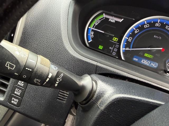 ヴォクシー ハイブリッドV 両側オートスライドドア/SDナビ/地デジ/バックカメラ/フリップダウンモニター/Bluetooth/モデリスタエアロ/18インチアルミ/7人乗り/LEDオートライト/シートヒーター/置くだけ充電(22枚目)