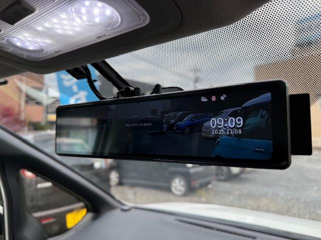 ヴォクシー ハイブリッドV 両側オートスライドドア/SDナビ/地デジ/バックカメラ/フリップダウンモニター/Bluetooth/モデリスタエアロ/18インチアルミ/7人乗り/LEDオートライト/シートヒーター/置くだけ充電(27枚目)