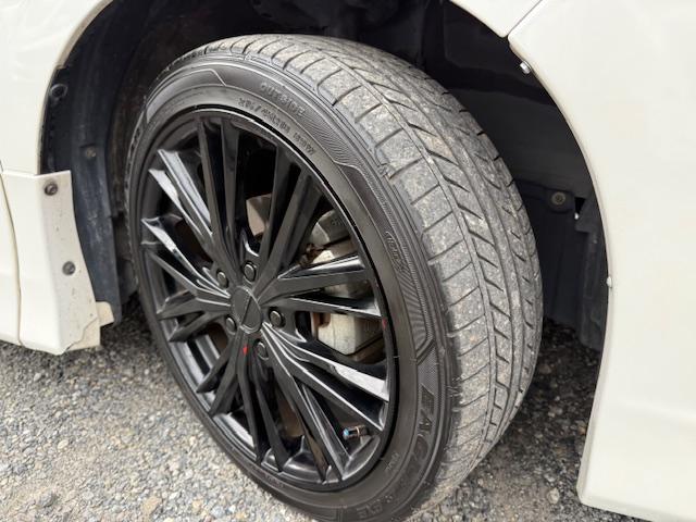 ヴォクシー ハイブリッドV 両側オートスライドドア/SDナビ/地デジ/バックカメラ/フリップダウンモニター/Bluetooth/モデリスタエアロ/18インチアルミ/7人乗り/LEDオートライト/シートヒーター/置くだけ充電(34枚目)