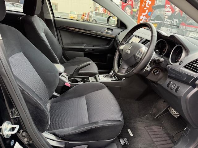 ギャランフォルティススポーツバック ラリーアート　ラリーアート（５名）４ＷＤ／ツインクラッチＳＳＴ／ＤＩＡＴＯＮＥＳＤナビ／地デジ／バックカメラ／Ｂｌｕｅｔｏｏｔｈ／純正１８インチＡＷ／ＥＴＣ／ドラレコ前後カメラ／スマートキー／クルコン／パドルシフト（10枚目）