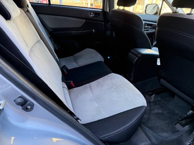 ＸＶハイブリッド ２．０ｉ－Ｌ　アイサイト　ハイブリッド／スマートキー／カロッツェリアメモリーナビ／地デジ／バックカメラ／ＥＴＣ／ＨＩＤオート／純正ＡＷ／レーダークルーズ／Ｂｌｕｅｔｏｏｔｈ／アルミ付スタットレスタイヤ４本／前席パワーシート（13枚目）