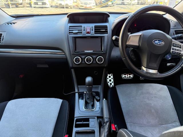 ＸＶハイブリッド ２．０ｉ－Ｌ　アイサイト　ハイブリッド／スマートキー／カロッツェリアメモリーナビ／地デジ／バックカメラ／ＥＴＣ／ＨＩＤオート／純正ＡＷ／レーダークルーズ／Ｂｌｕｅｔｏｏｔｈ／アルミ付スタットレスタイヤ４本／前席パワーシート（15枚目）