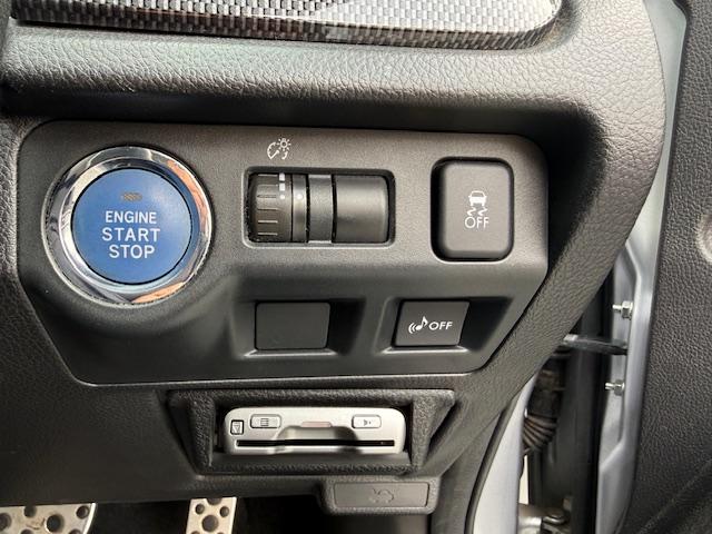 ＸＶハイブリッド ２．０ｉ－Ｌ　アイサイト　ハイブリッド／スマートキー／カロッツェリアメモリーナビ／地デジ／バックカメラ／ＥＴＣ／ＨＩＤオート／純正ＡＷ／レーダークルーズ／Ｂｌｕｅｔｏｏｔｈ／アルミ付スタットレスタイヤ４本／前席パワーシート（22枚目）