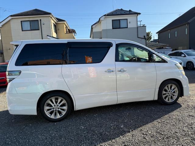 ヴェルファイア ２．４Ｚ　プラチナムセレクション　サンルーフ／両側オートスライドドア／パワーバックドア／メーカーナビ／地デジ／バックカメラ／プレミアムサウンド／フリップダウンモニター／ウッドコンビハンドル／７人乗（5枚目）