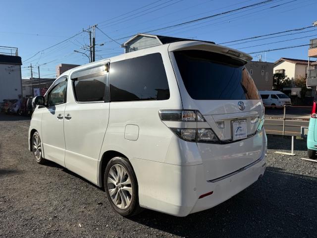 ヴェルファイア ２．４Ｚ　プラチナムセレクション　サンルーフ／両側オートスライドドア／パワーバックドア／メーカーナビ／地デジ／バックカメラ／プレミアムサウンド／フリップダウンモニター／ウッドコンビハンドル／７人乗（7枚目）