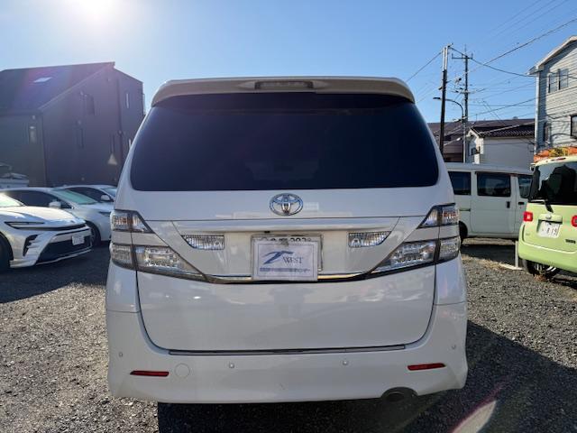 ヴェルファイア ２．４Ｚ　プラチナムセレクション　サンルーフ／両側オートスライドドア／パワーバックドア／メーカーナビ／地デジ／バックカメラ／プレミアムサウンド／フリップダウンモニター／ウッドコンビハンドル／７人乗（8枚目）