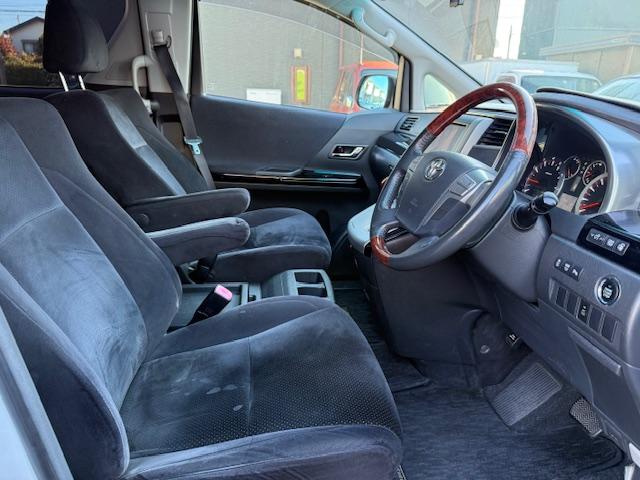 ヴェルファイア ２．４Ｚ　プラチナムセレクション　サンルーフ／両側オートスライドドア／パワーバックドア／メーカーナビ／地デジ／バックカメラ／プレミアムサウンド／フリップダウンモニター／ウッドコンビハンドル／７人乗（12枚目）