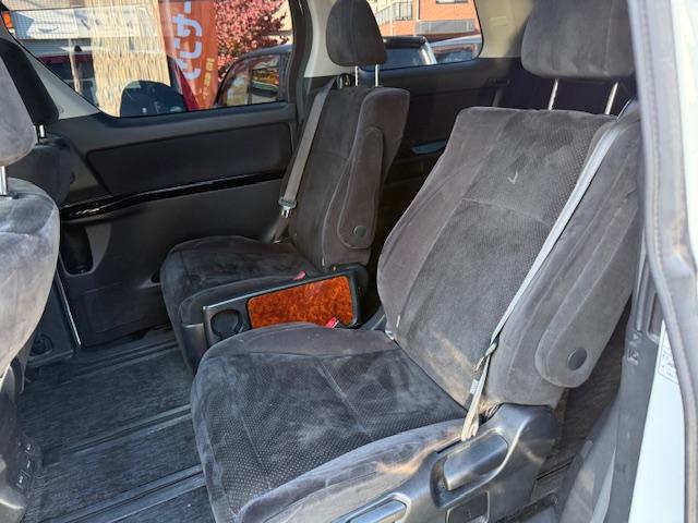 ヴェルファイア ２．４Ｚ　プラチナムセレクション　サンルーフ／両側オートスライドドア／パワーバックドア／メーカーナビ／地デジ／バックカメラ／プレミアムサウンド／フリップダウンモニター／ウッドコンビハンドル／７人乗（15枚目）