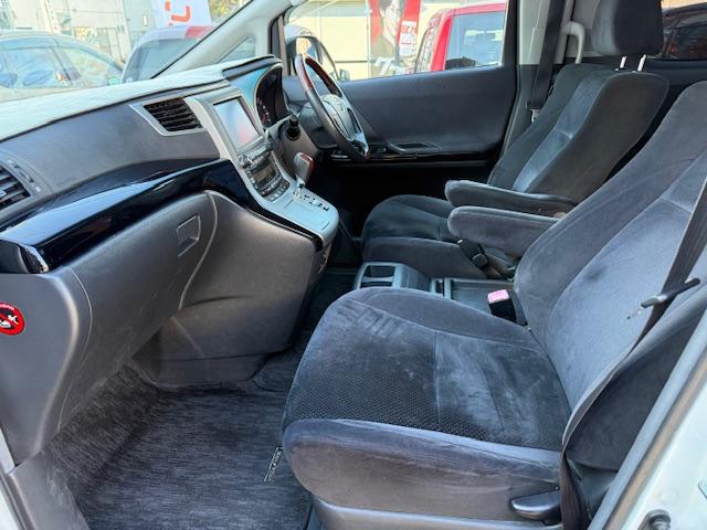 ヴェルファイア ２．４Ｚ　プラチナムセレクション　サンルーフ／両側オートスライドドア／パワーバックドア／メーカーナビ／地デジ／バックカメラ／プレミアムサウンド／フリップダウンモニター／ウッドコンビハンドル／７人乗（16枚目）