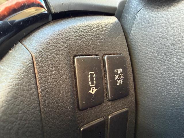 ヴェルファイア ２．４Ｚ　プラチナムセレクション　サンルーフ／両側オートスライドドア／パワーバックドア／メーカーナビ／地デジ／バックカメラ／プレミアムサウンド／フリップダウンモニター／ウッドコンビハンドル／７人乗（22枚目）