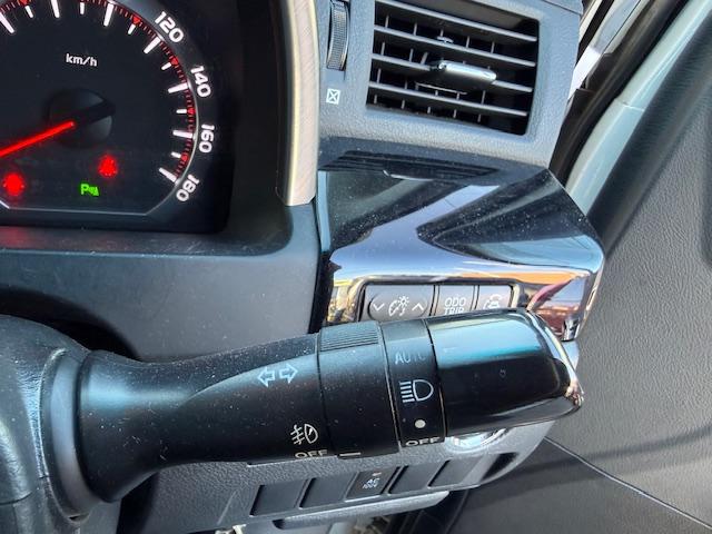 ヴェルファイア ２．４Ｚ　プラチナムセレクション　サンルーフ／両側オートスライドドア／パワーバックドア／メーカーナビ／地デジ／バックカメラ／プレミアムサウンド／フリップダウンモニター／ウッドコンビハンドル／７人乗（24枚目）