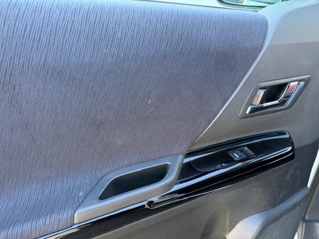 ヴェルファイア ２．４Ｚ　プラチナムセレクション　サンルーフ／両側オートスライドドア／パワーバックドア／メーカーナビ／地デジ／バックカメラ／プレミアムサウンド／フリップダウンモニター／ウッドコンビハンドル／７人乗（34枚目）