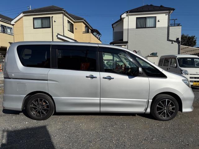 セレナ ハイウェイスター　Ｊパッケージ　インテリキー／両側オートスライドドア／純正ナビ／地デジ／バックカメラ／フリップダウンモニター／ＨＩＤオートライト／社外アルミ／リアサンシェード／後席エアコン／シートバックテーブル／ＥＴＣ／クルコン（6枚目）