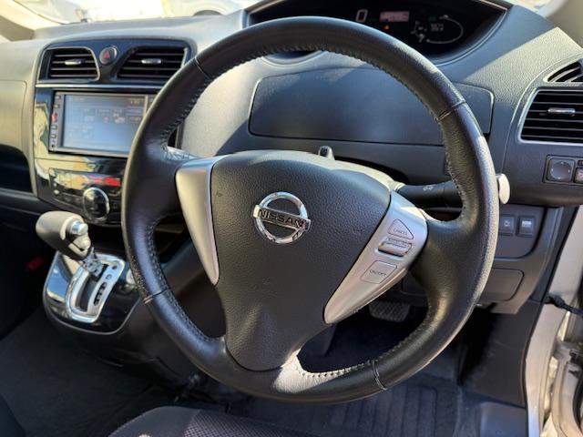 セレナ ハイウェイスター　Ｊパッケージ　インテリキー／両側オートスライドドア／純正ナビ／地デジ／バックカメラ／フリップダウンモニター／ＨＩＤオートライト／社外アルミ／リアサンシェード／後席エアコン／シートバックテーブル／ＥＴＣ／クルコン（10枚目）