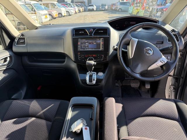 セレナ ハイウェイスター　Ｊパッケージ　インテリキー／両側オートスライドドア／純正ナビ／地デジ／バックカメラ／フリップダウンモニター／ＨＩＤオートライト／社外アルミ／リアサンシェード／後席エアコン／シートバックテーブル／ＥＴＣ／クルコン（14枚目）