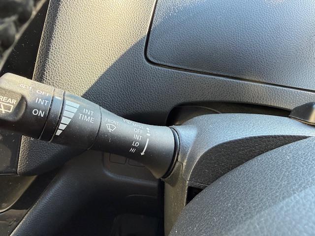 セレナ ハイウェイスター　Ｊパッケージ　インテリキー／両側オートスライドドア／純正ナビ／地デジ／バックカメラ／フリップダウンモニター／ＨＩＤオートライト／社外アルミ／リアサンシェード／後席エアコン／シートバックテーブル／ＥＴＣ／クルコン（16枚目）