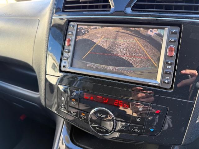 セレナ ハイウェイスター　Ｊパッケージ　インテリキー／両側オートスライドドア／純正ナビ／地デジ／バックカメラ／フリップダウンモニター／ＨＩＤオートライト／社外アルミ／リアサンシェード／後席エアコン／シートバックテーブル／ＥＴＣ／クルコン（19枚目）