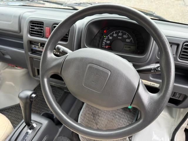 キャリイトラック 　１オーナー走行４千キロＡＺ－ＭＡＸ　４ＷＤ　ラクーン　シンク　カセットコンロ　ベッド　専用シートカバー　カウンターテーブル　走行充電装置　サブバッテリー　１００Ｖコンセント　給排水１０ｌタンク２個（15枚目）