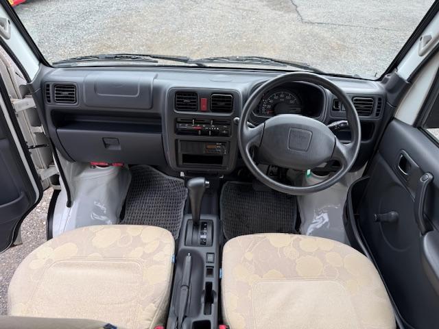 キャリイトラック 　１オーナー走行４千キロＡＺ－ＭＡＸ　４ＷＤ　ラクーン　シンク　カセットコンロ　ベッド　専用シートカバー　カウンターテーブル　走行充電装置　サブバッテリー　１００Ｖコンセント　給排水１０ｌタンク２個（32枚目）