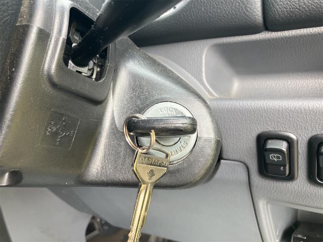 ネイキッド Ｇ　純正部品あり　ＥＴＣ　１４インチアルミホイール　エアコン　パワーステアリング　パワーウィンドウ　Ｗエアバッグ　衝突安全ボディ（18枚目）