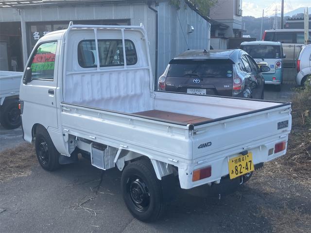ハイゼットトラック クライマーS 4WD 5速マニュアル車 エアコン 三方開 カラーホワイト 最大積載量350キログラム 修復歴なし MT車(7枚目)