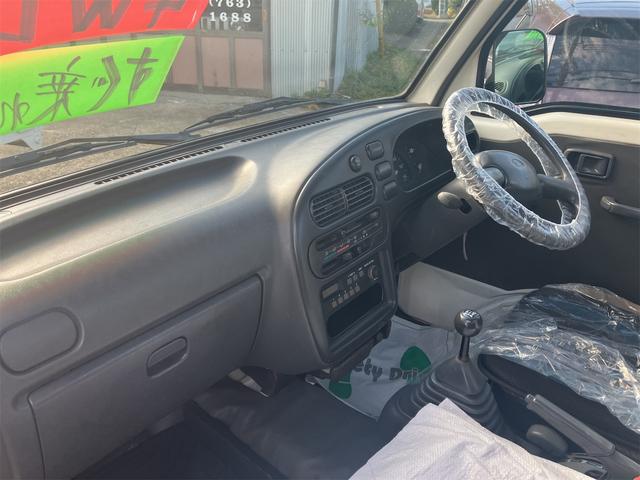 ハイゼットトラック クライマーS 4WD 5速マニュアル車 エアコン 三方開 カラーホワイト 最大積載量350キログラム 修復歴なし MT車(29枚目)