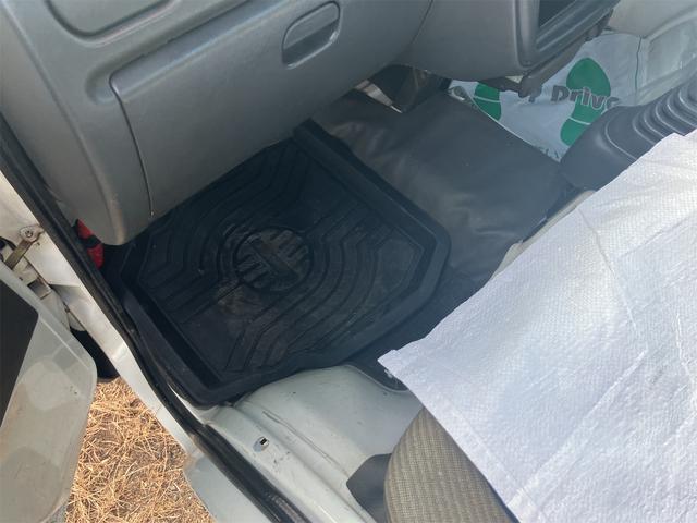 ハイゼットトラック クライマーS 4WD 5速マニュアル車 エアコン 三方開 カラーホワイト 最大積載量350キログラム 修復歴なし MT車(31枚目)