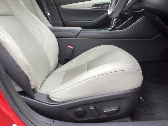 ＭＡＺＤＡ３セダン １．８　ＸＤ　Ｌパッケージ　ディーゼルターボ　８．８インチセンターディスプレイ　衝突被害軽減ブレーキ　ＡＴ誤発進抑制制御　車線逸脱警報　ブラインドスポットモニタリング　カープレイ対応（8枚目）