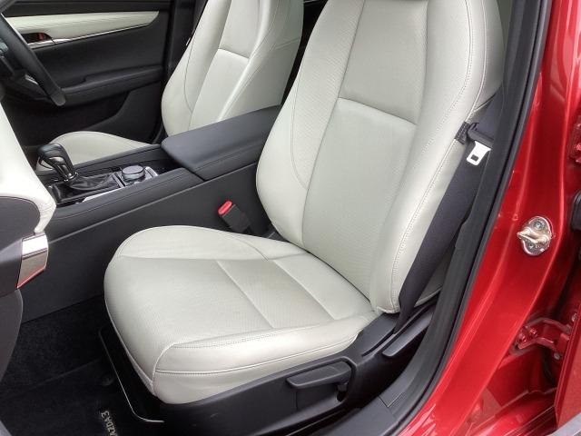 ＭＡＺＤＡ３セダン １．８　ＸＤ　Ｌパッケージ　ディーゼルターボ　８．８インチセンターディスプレイ　衝突被害軽減ブレーキ　ＡＴ誤発進抑制制御　車線逸脱警報　ブラインドスポットモニタリング　カープレイ対応（10枚目）