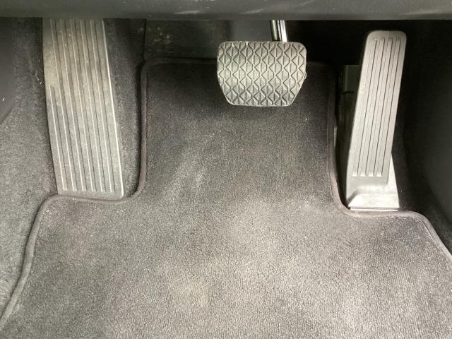 ＭＡＺＤＡ３セダン １．８　ＸＤ　Ｌパッケージ　ディーゼルターボ　８．８インチセンターディスプレイ　衝突被害軽減ブレーキ　ＡＴ誤発進抑制制御　車線逸脱警報　ブラインドスポットモニタリング　カープレイ対応（34枚目）