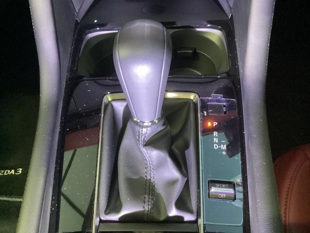 MAZDA3ファストバック 2.0 X ツーリング バーガンディレザーパッケージ 4WD 10.25インチセンターディスプレイ 衝突被害軽減ブレーキ AT誤発進抑制制御 レーンキープアシスト 車線逸脱警報 ブラインドスポットモニタリング カープレイ対応 (19枚目)