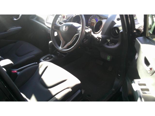 フィットハイブリッド ハイブリッド・10thアニバーサリー 走行距離50600キロ/HIDライト/ETC/アイドリングストップ(15枚目)