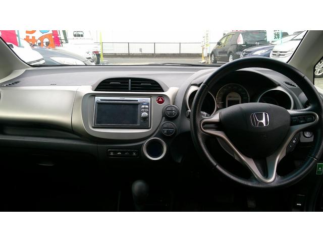 フィットハイブリッド ハイブリッド・10thアニバーサリー 走行距離50600キロ/HIDライト/ETC/アイドリングストップ(17枚目)