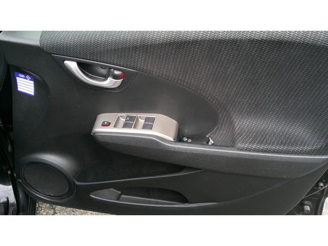 フィットハイブリッド ハイブリッド・10thアニバーサリー 走行距離50600キロ/HIDライト/ETC/アイドリングストップ(31枚目)