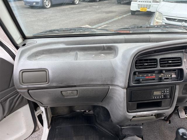 キャリイトラック ＫＡ　パートタイム４ＷＤ　三方開鳥居　ＡＭラジオ　荷台灯　保証書　点検記録簿（19枚目）