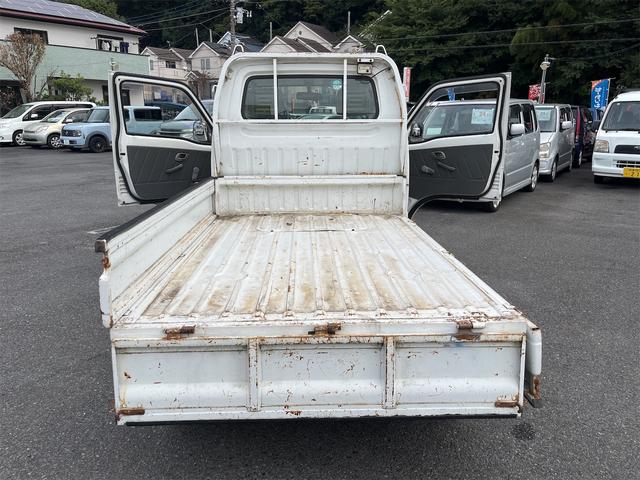 キャリイトラック ＫＡ　パートタイム４ＷＤ　三方開鳥居　ＡＭラジオ　荷台灯　保証書　点検記録簿（27枚目）
