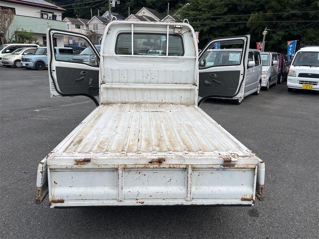 キャリイトラック ＫＡ　パートタイム４ＷＤ　三方開鳥居　ＡＭラジオ　荷台灯　保証書　点検記録簿（28枚目）