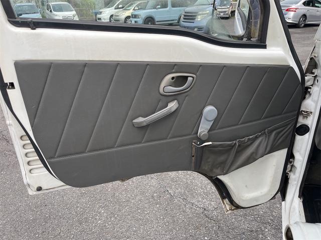 キャリイトラック ＫＡ　パートタイム４ＷＤ　三方開鳥居　ＡＭラジオ　荷台灯　保証書　点検記録簿（31枚目）