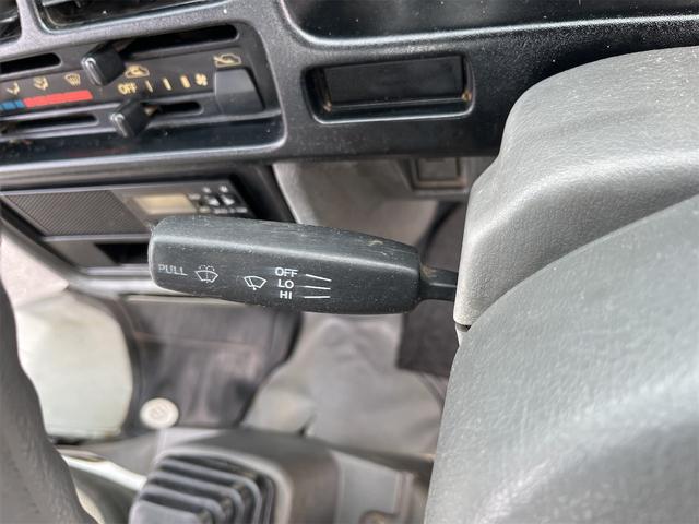 キャリイトラック ＫＡ　パートタイム４ＷＤ　三方開鳥居　ＡＭラジオ　荷台灯　保証書　点検記録簿（36枚目）