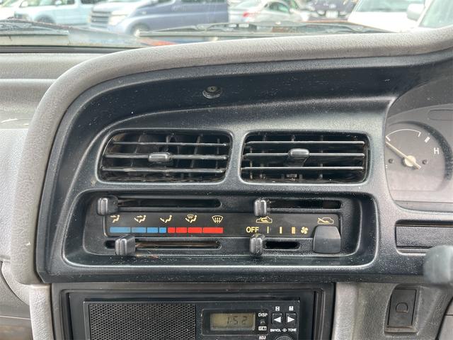 キャリイトラック ＫＡ　パートタイム４ＷＤ　三方開鳥居　ＡＭラジオ　荷台灯　保証書　点検記録簿（37枚目）