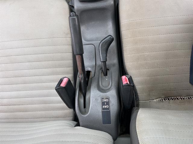 キャリイトラック ＫＡ　パートタイム４ＷＤ　三方開鳥居　ＡＭラジオ　荷台灯　保証書　点検記録簿（40枚目）