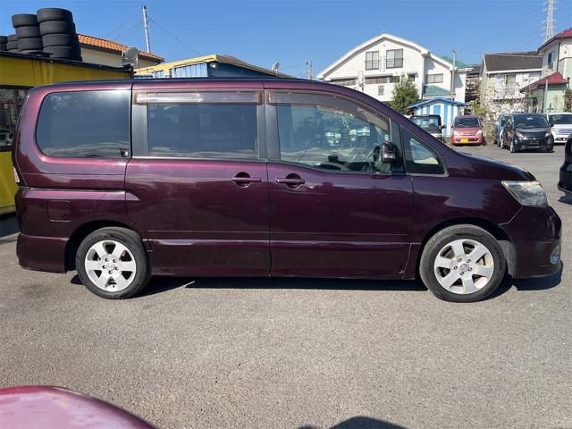 セレナ ハイウェイスター　禁煙車　スマートキー　両側パワースライドドア　ＨＤＤナビ　ワンセグＴＶ　Ｂｌｕｅｔｏｏｔｈオーディオ　バックカメラ　ＥＴＣ　ＨＩＤ　純正１６インチアルミ　タイミングチェーン車（5枚目）