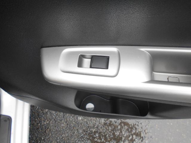 インプレッサ １．５ｉ　コンフォートセレクションＩＩ　禁煙車　衝突安全ボディ　盗難防止システム　ＥＴＣ　スマートキー　ナビ　ワンセグＴＶ　純正１５インチアルミ　点検記録簿　保証書（50枚目）