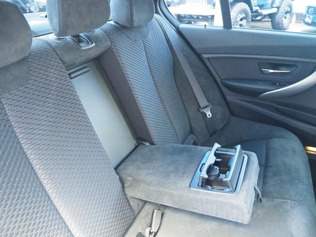３シリーズ ３２０ｉ　Ｍスポーツ　３ヶ月保証付　コンフォートアクセス　ナビ　バックカメラ　Ｂｌｕｅｔｏｏｔｈ　ミラー一体ＥＴＣ　ＵＳＢ　ＡＵＸ　レーダークルーズコントロール　パドルシフト　１８ＡＷ　取説　記録簿　スペアキー（54枚目）