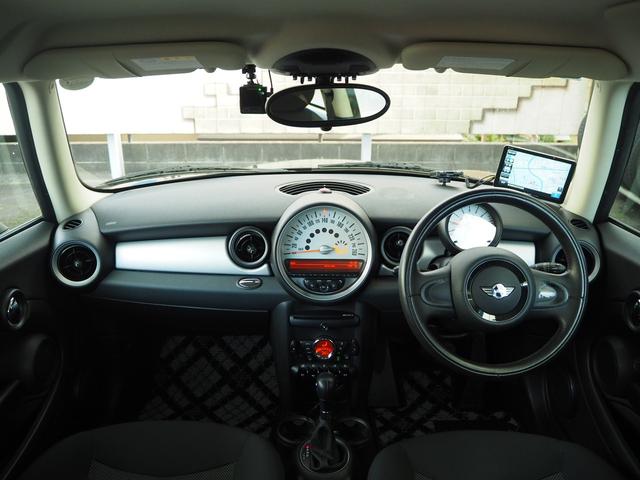 ＭＩＮＩ クーパー　３ヶ月保証付　ドライブレコーダー　ＥＴＣ　オンダッシュナビ　ワンセグ　バックカメラ　ＡＵＸ　ＣＤ　１５ＡＷ　取説　スペアキー（9枚目）